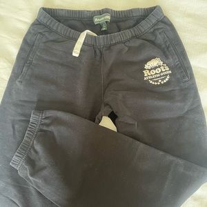 Black roots sweatpants